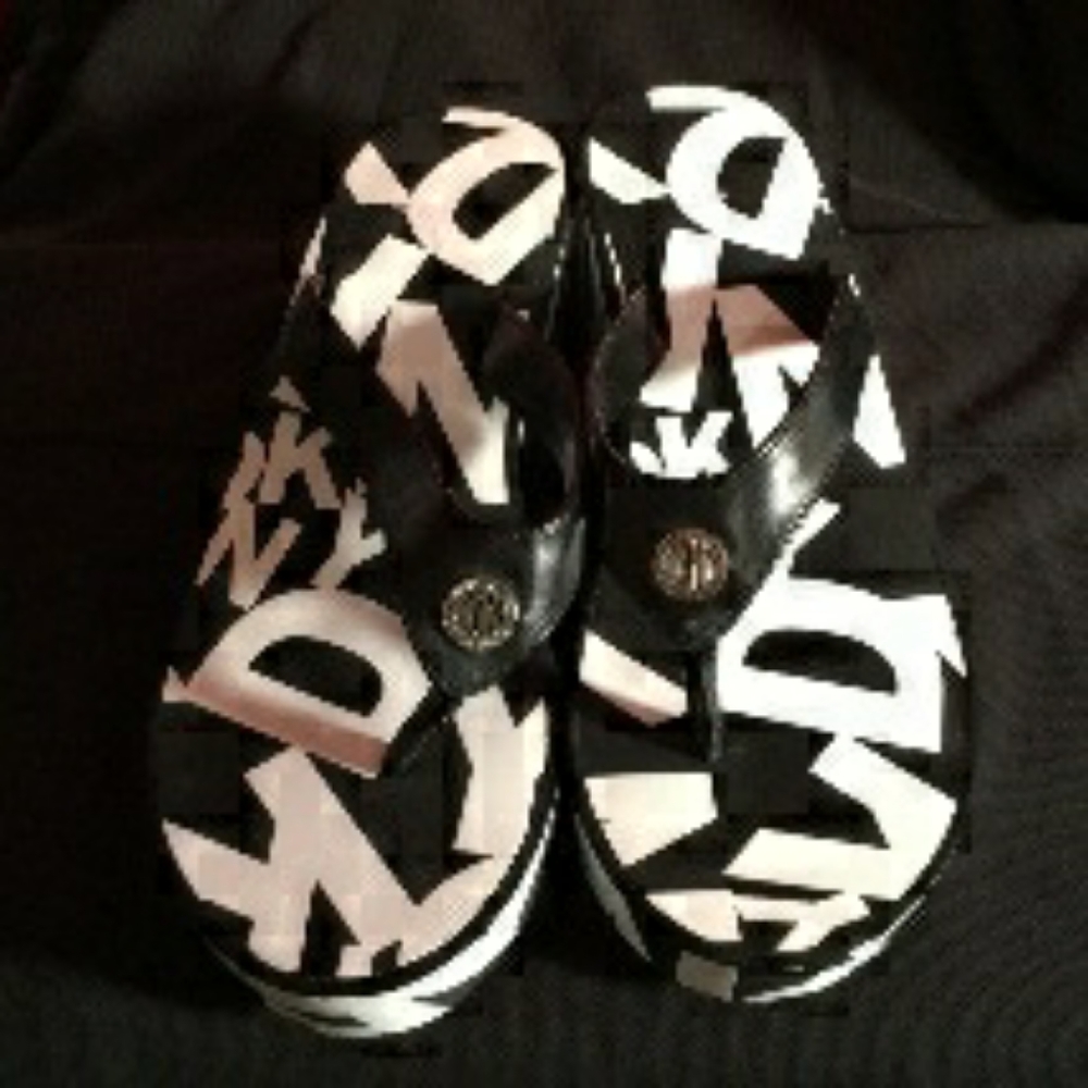 DONNA KARAN SANDALS